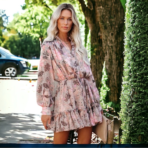 Dancing  QUEEN PRINTED METALLIC BUTTON DOWN DRESS - Picture 1 of 8